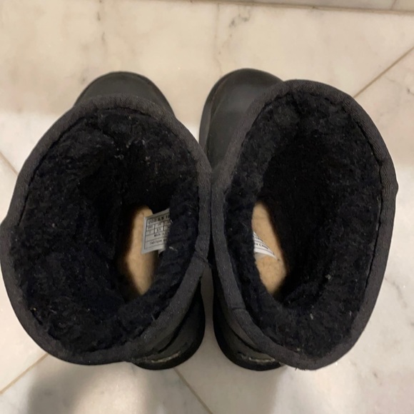 Uggs black size 7 - Picture 4 of 5